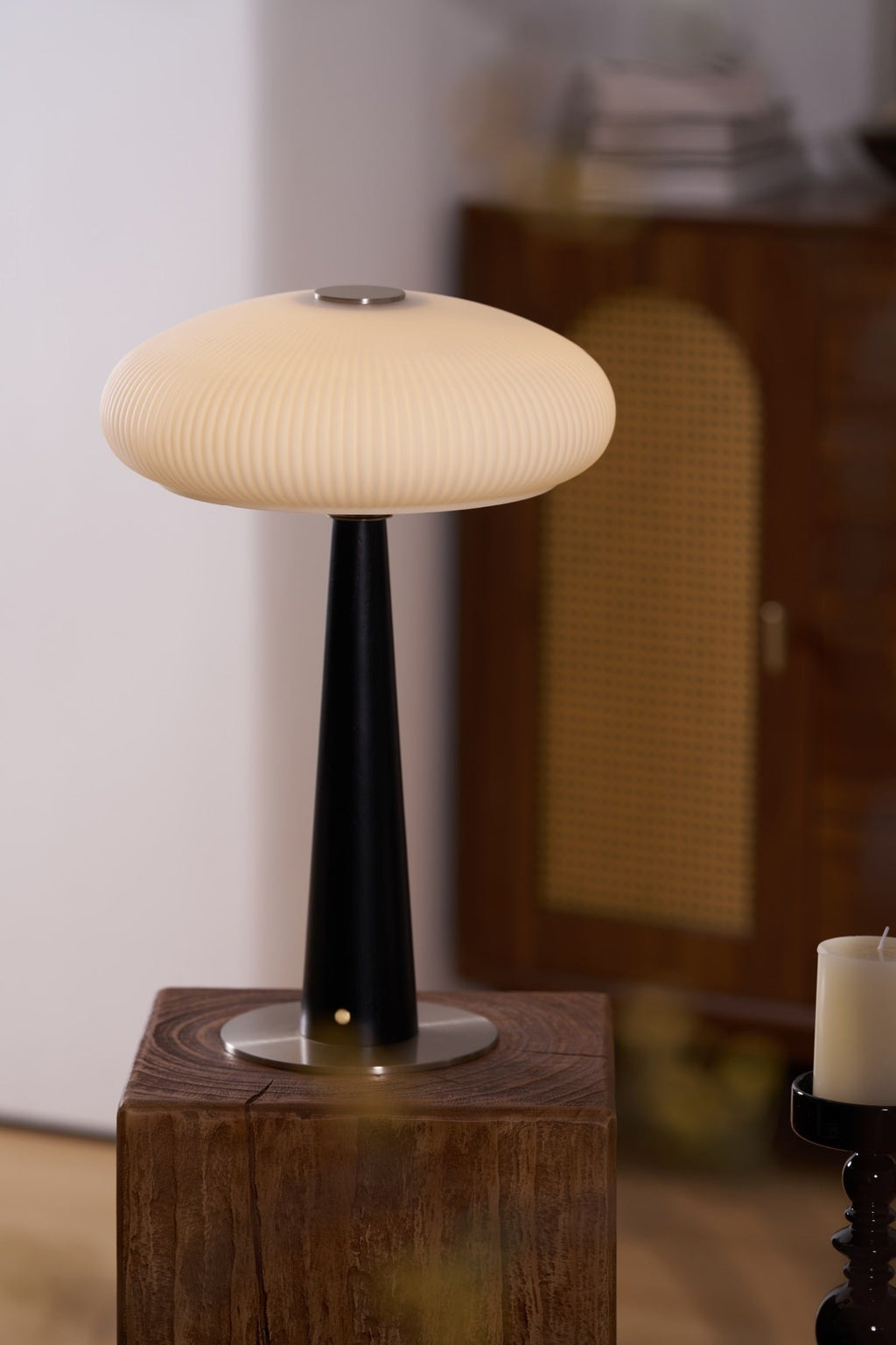 Aeruno Table Lamp