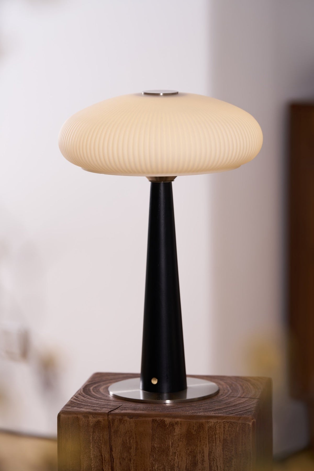 Aeruno Table Lamp