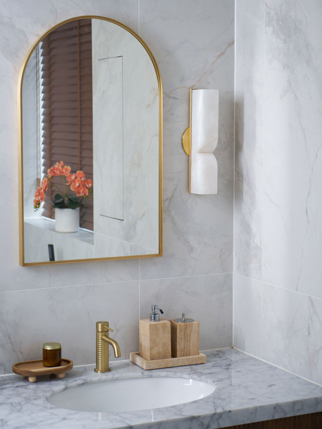 Alabaster Essence Plug - in Wall Sconce
