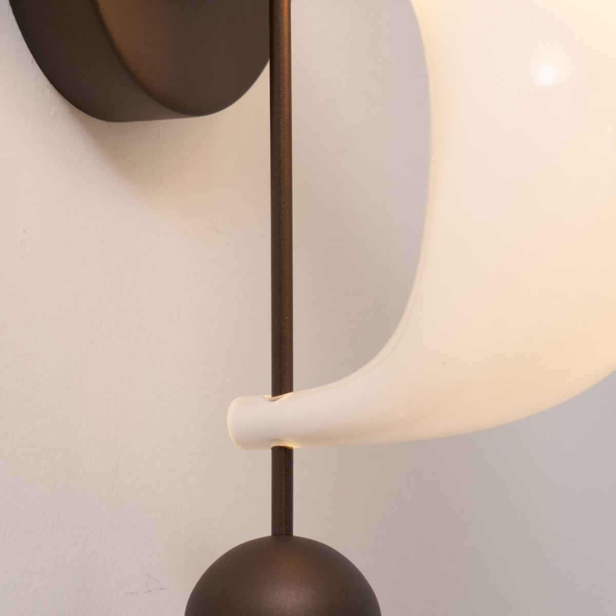 Alabris Wall Light