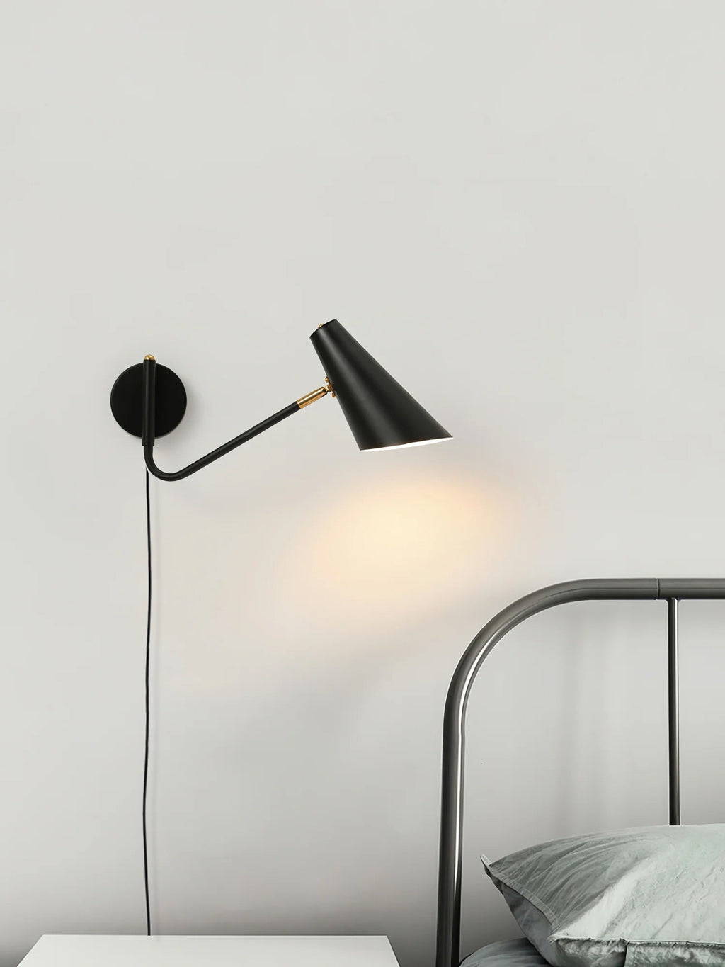 Apex Plug - in Wall Sconce