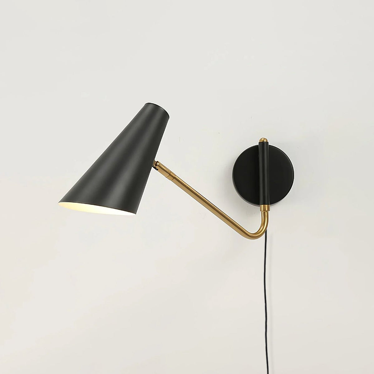 Apex Plug - in Wall Sconce