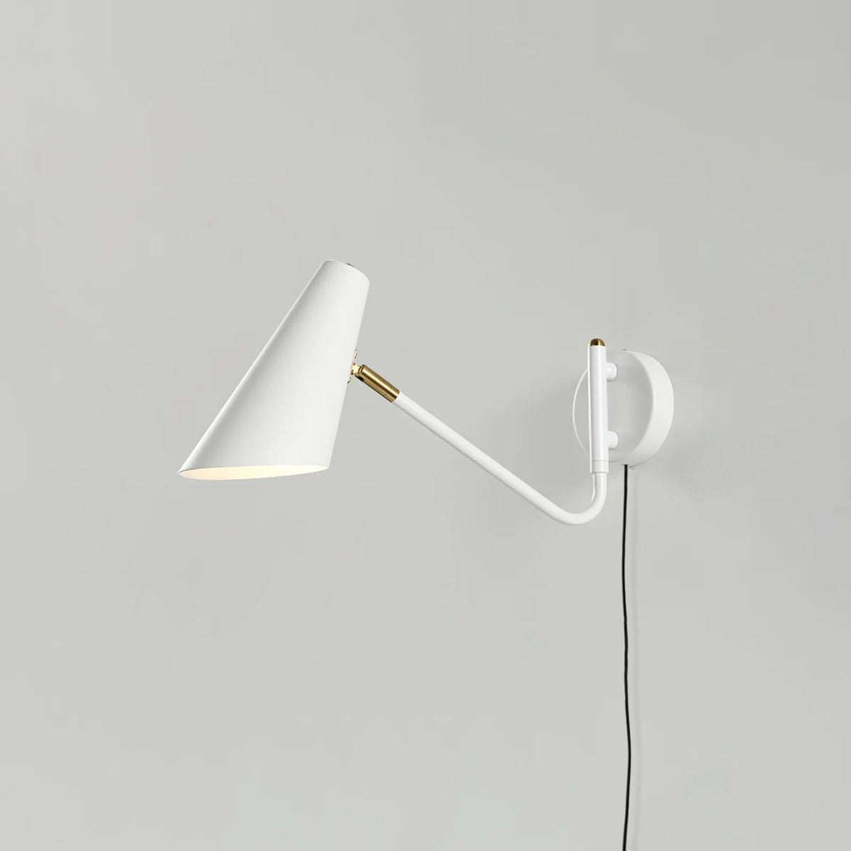 Apex Plug - in Wall Sconce