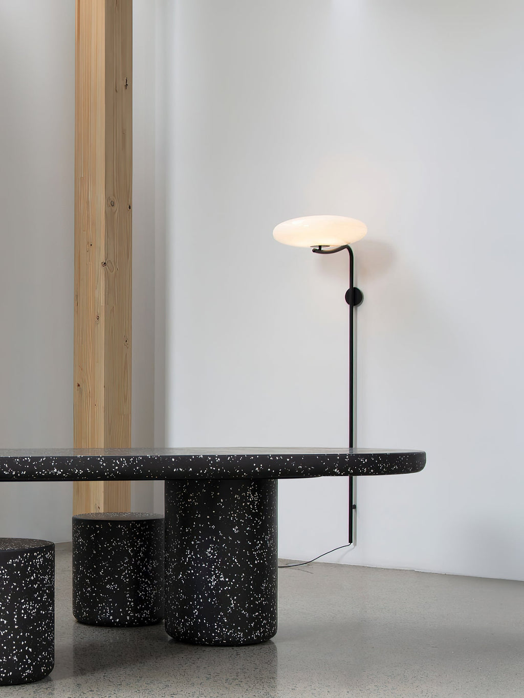 Arc Plug - in Wall Lamp