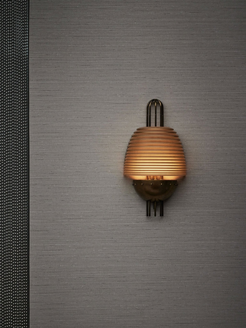 Arclune Ribbed Wall Lamp