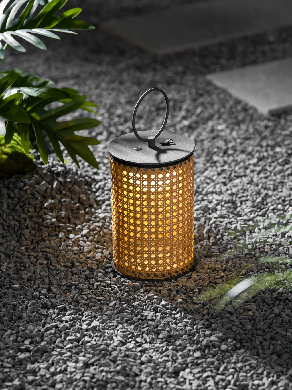 Arlette Solar Outdoor Lantern Lamp