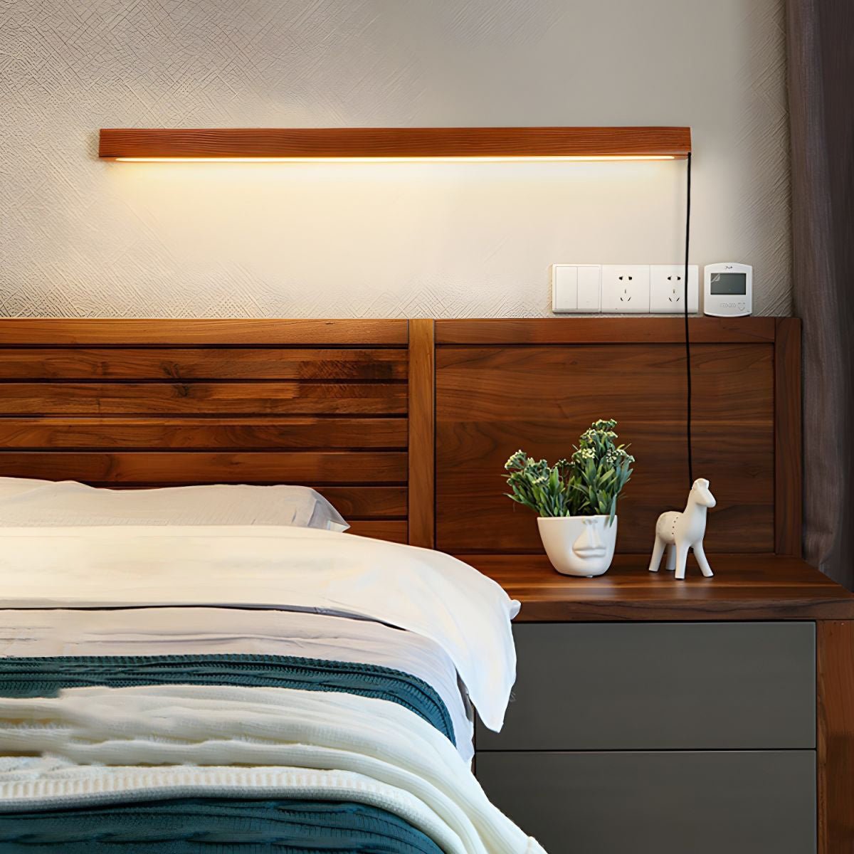 Arlo Linear Wood Plug - in Wall Light