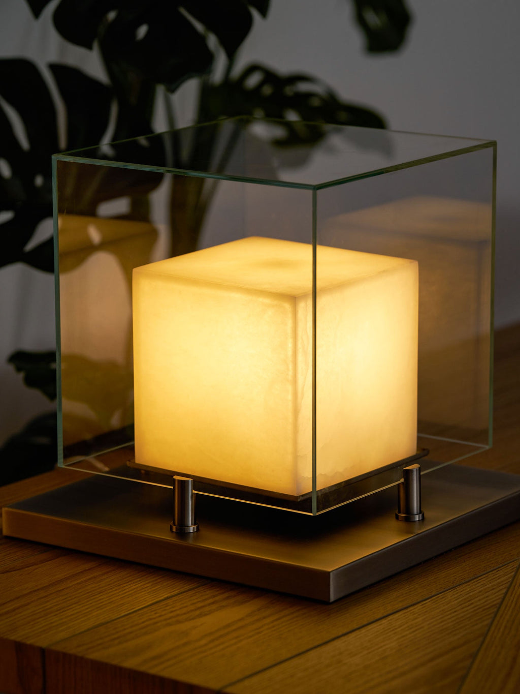 Arqra Alabaster Table Lamp