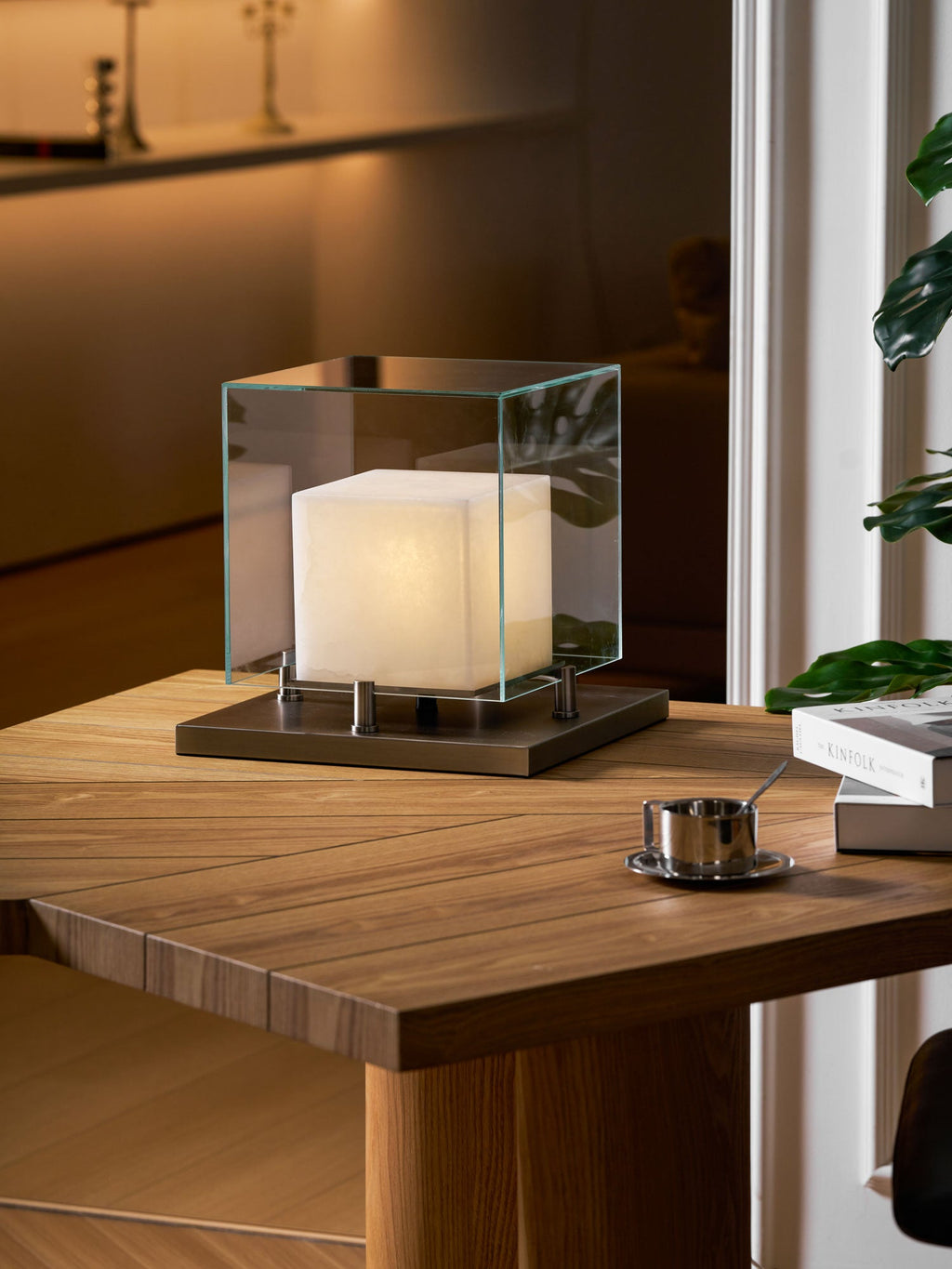 Arqra Alabaster Table Lamp