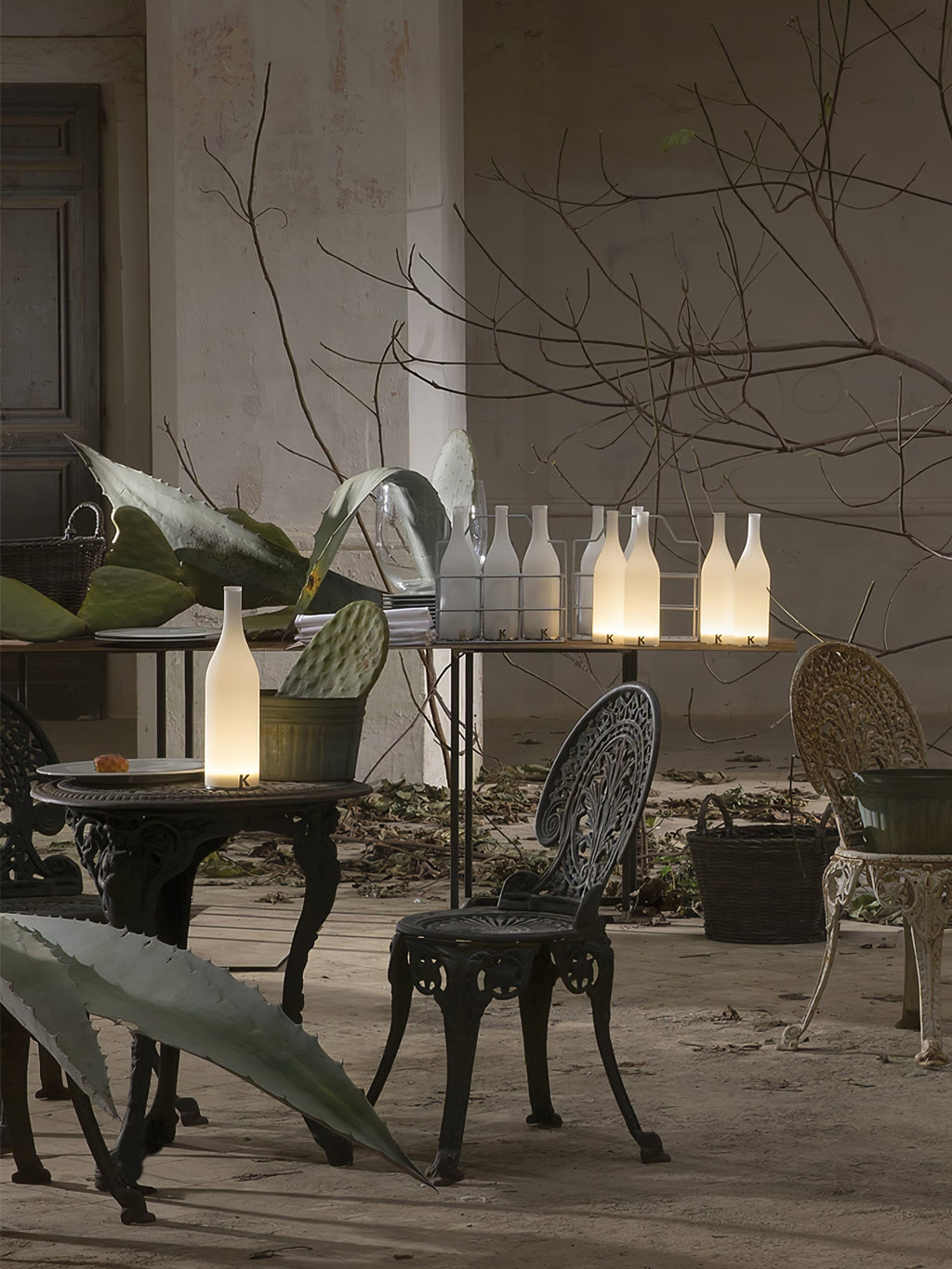 Bacco Built - in Battery Table Lamp