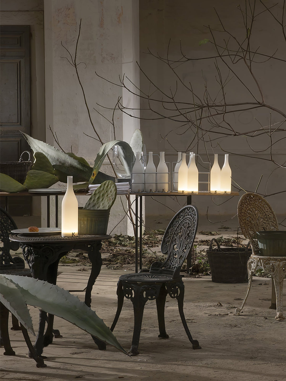 Bacco Built - in Battery Table Lamp