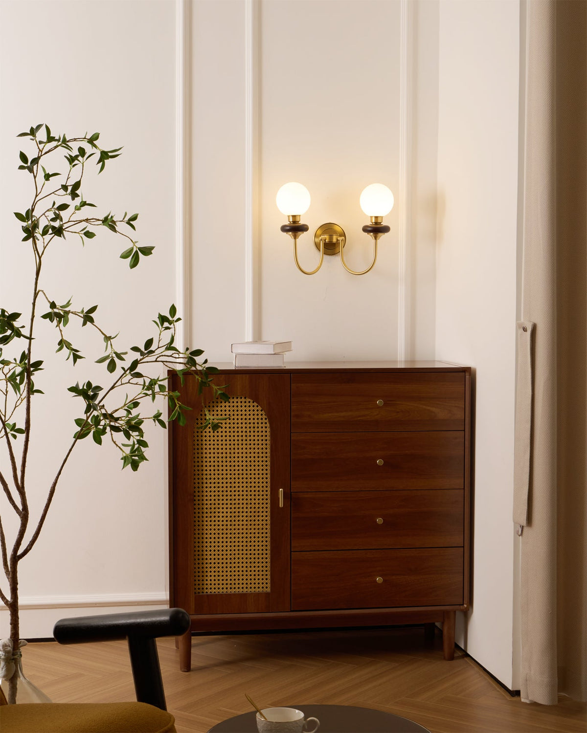 Bellevue Wall Lamp