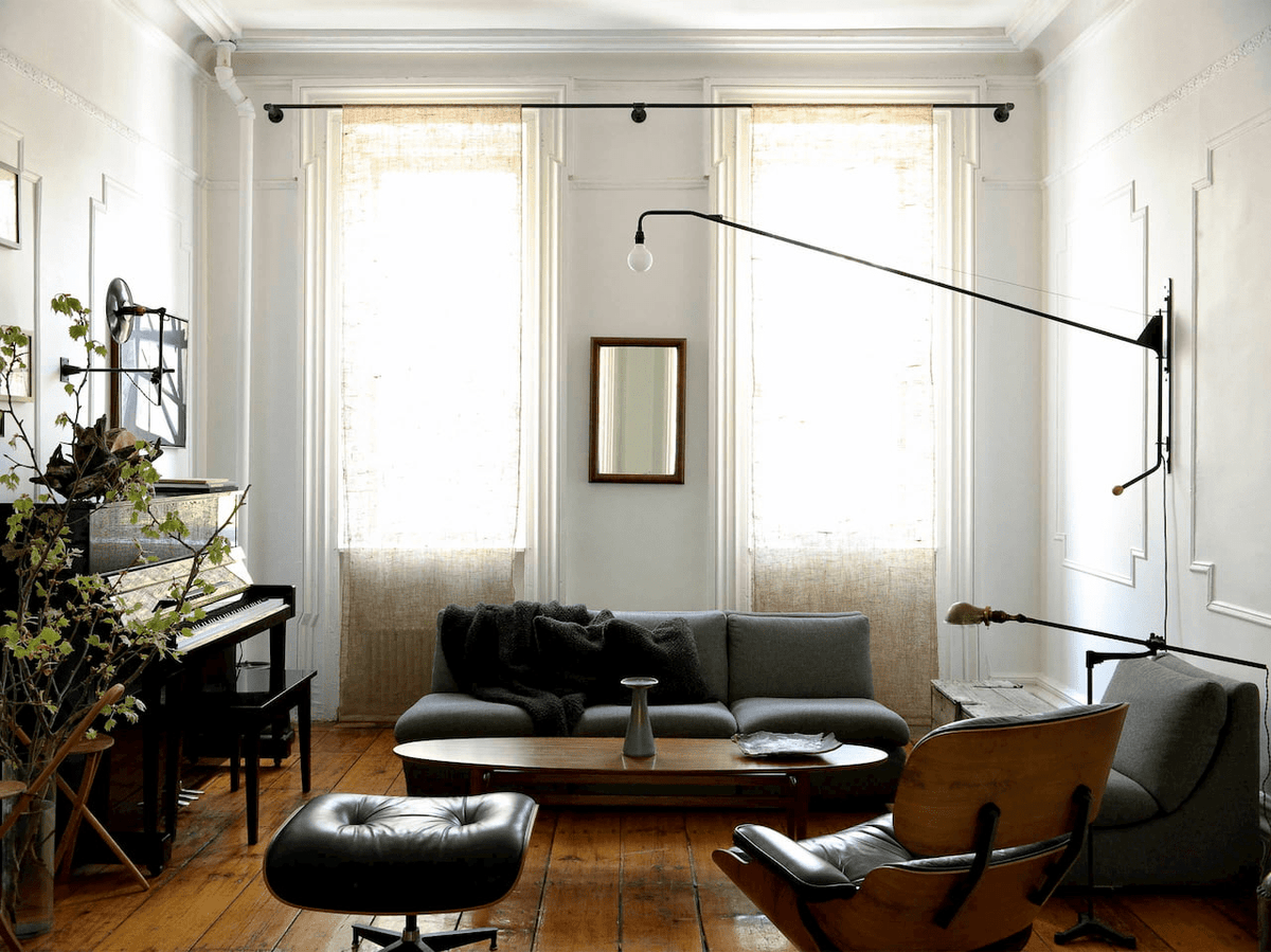 Black Long Arm Swing Arm Wall Lamp