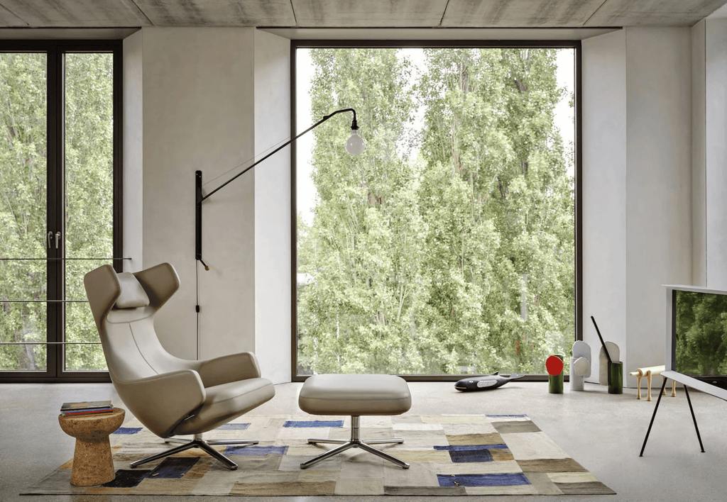 Black Long Arm Swing Arm Wall Lamp