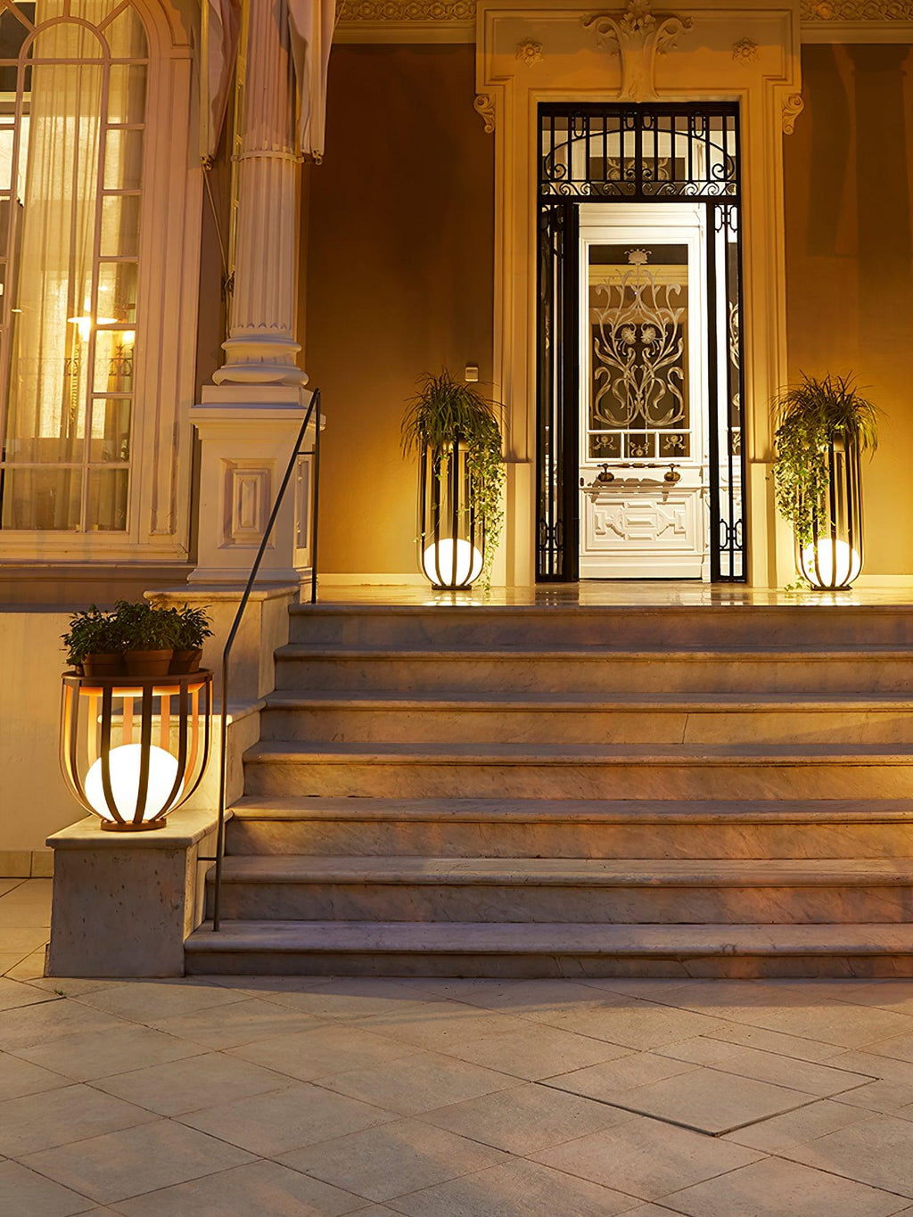 Bols Outdoor Garden Lamp