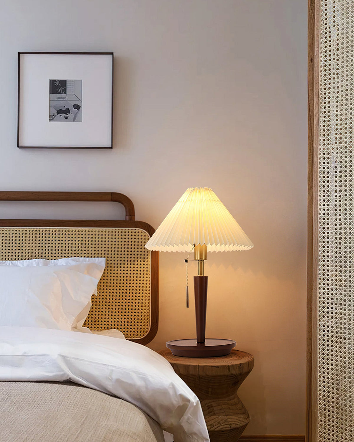 Cone Pleated Fabric Table Lamp