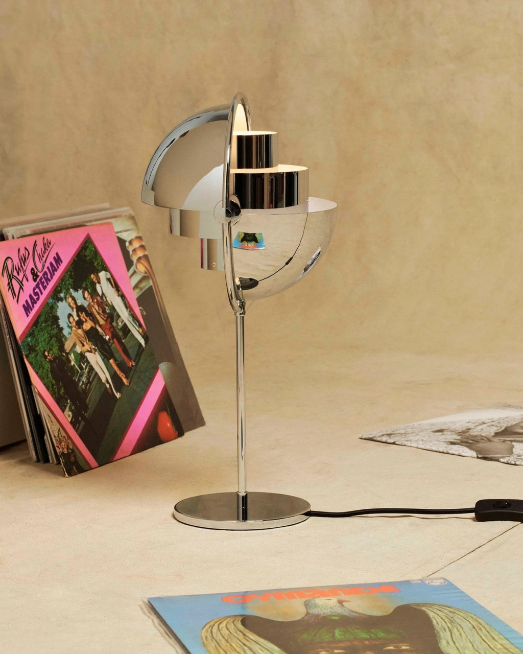 Deformed Ball Table Lamp