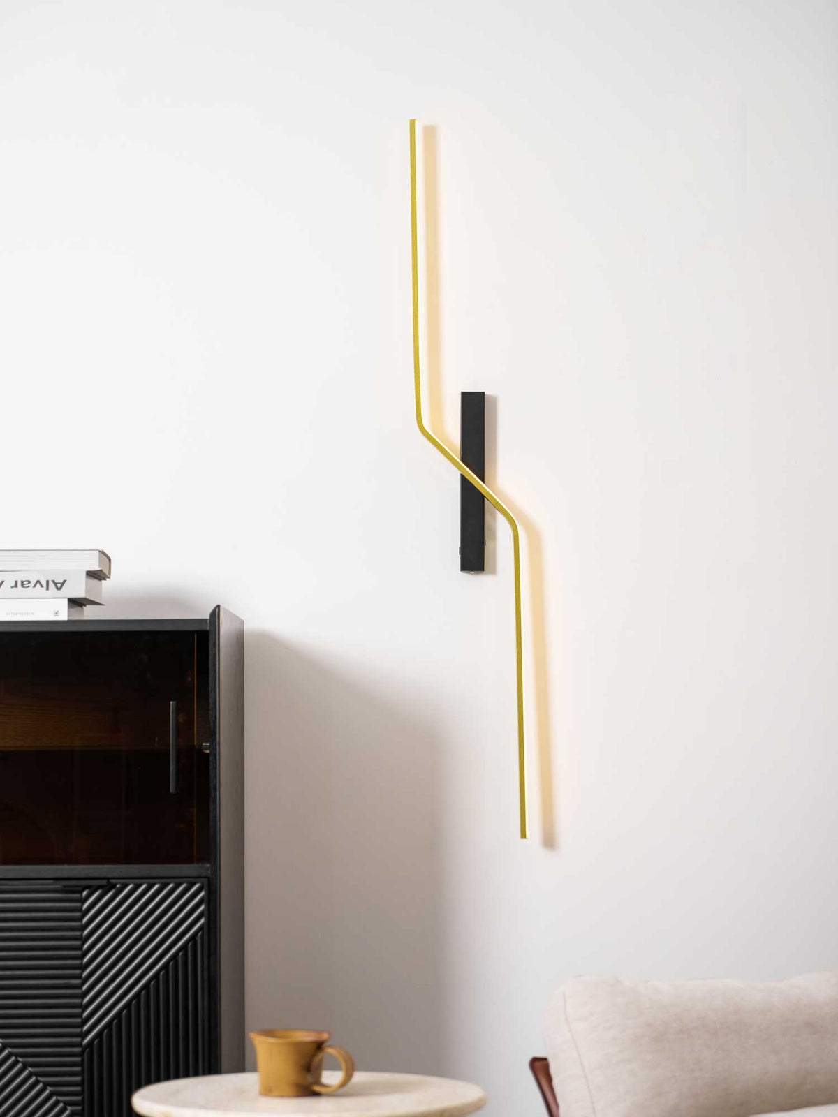 Echelon Rechargeable Wall Light