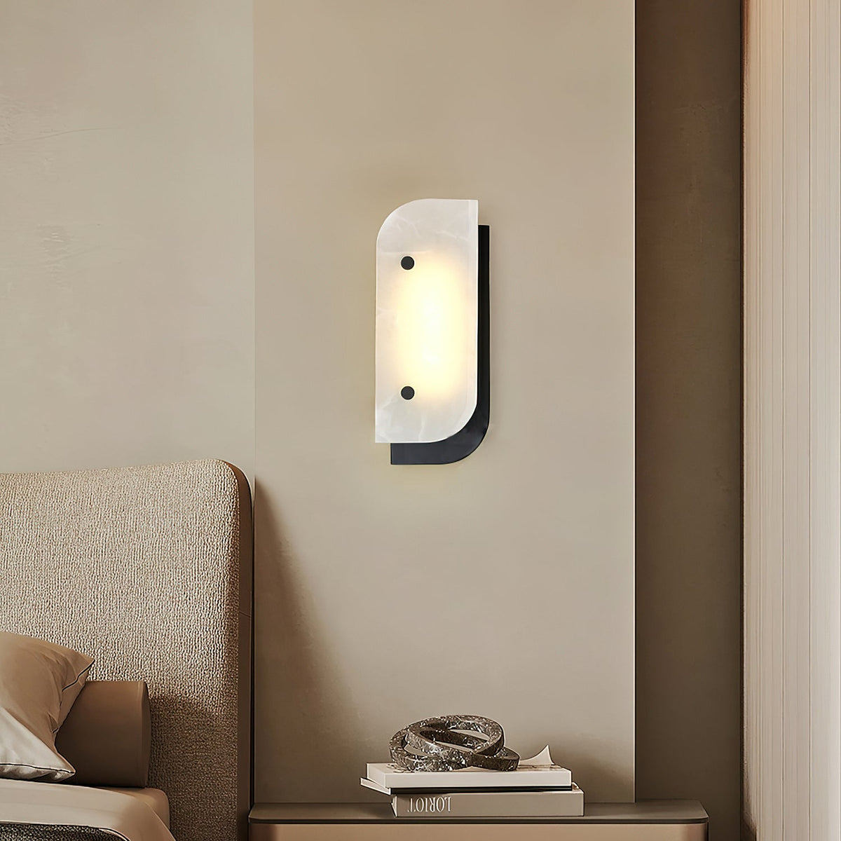 Elaris Wall Lamp