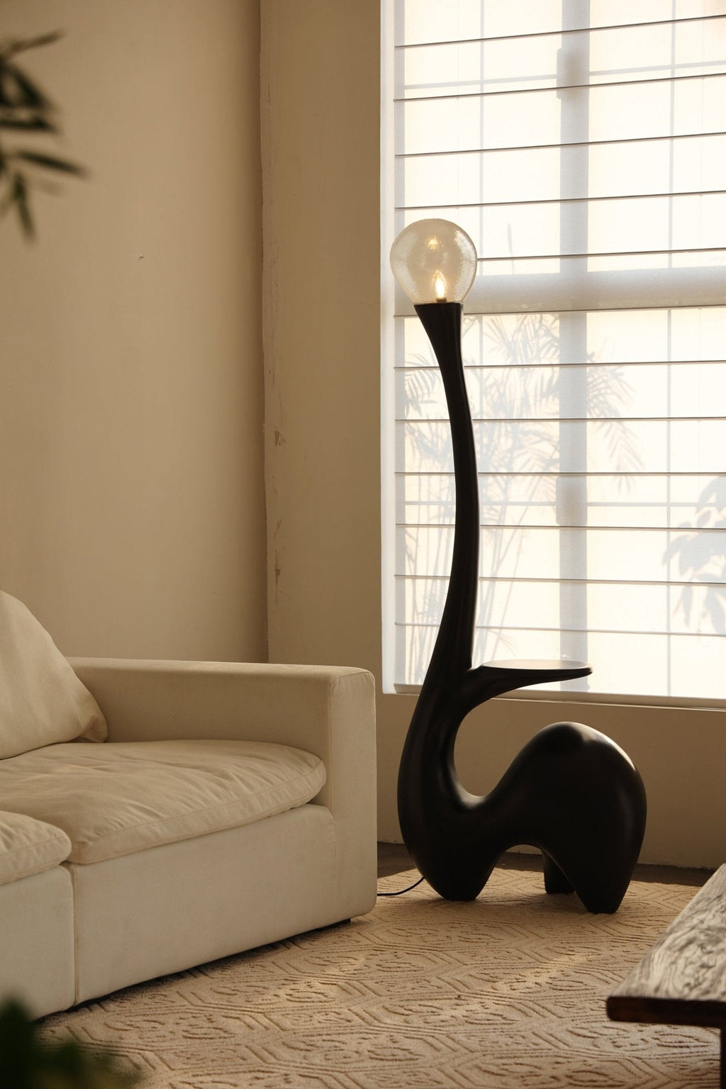 Elero Sculptural Floor Lamp