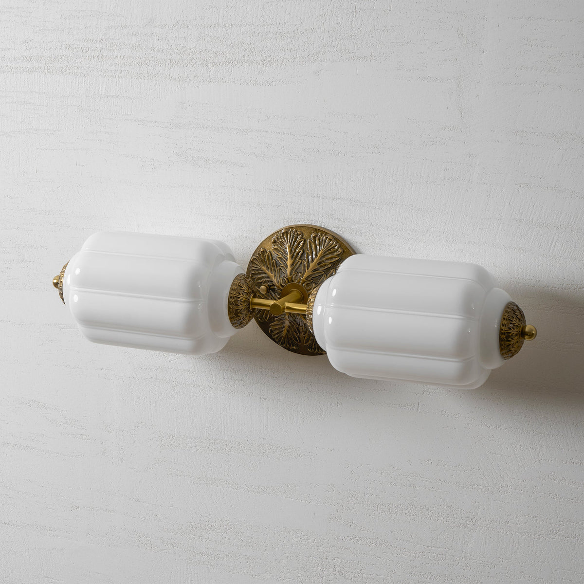 Elliot Glass Wall Sconce