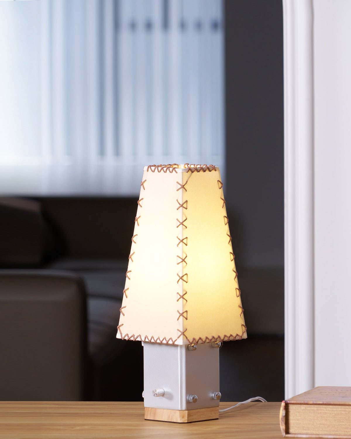Estela Table Lamp