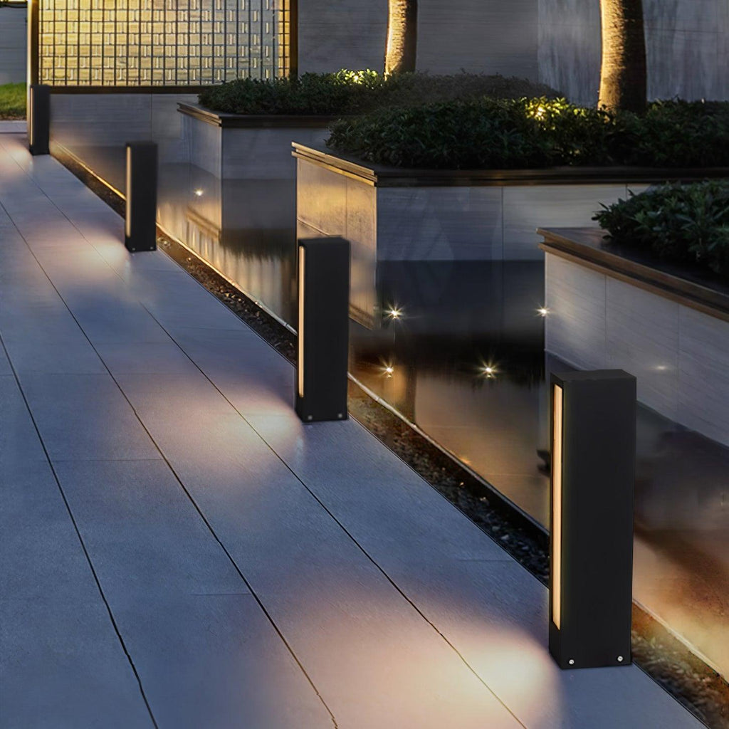 Faro Outdoor Post Lamp