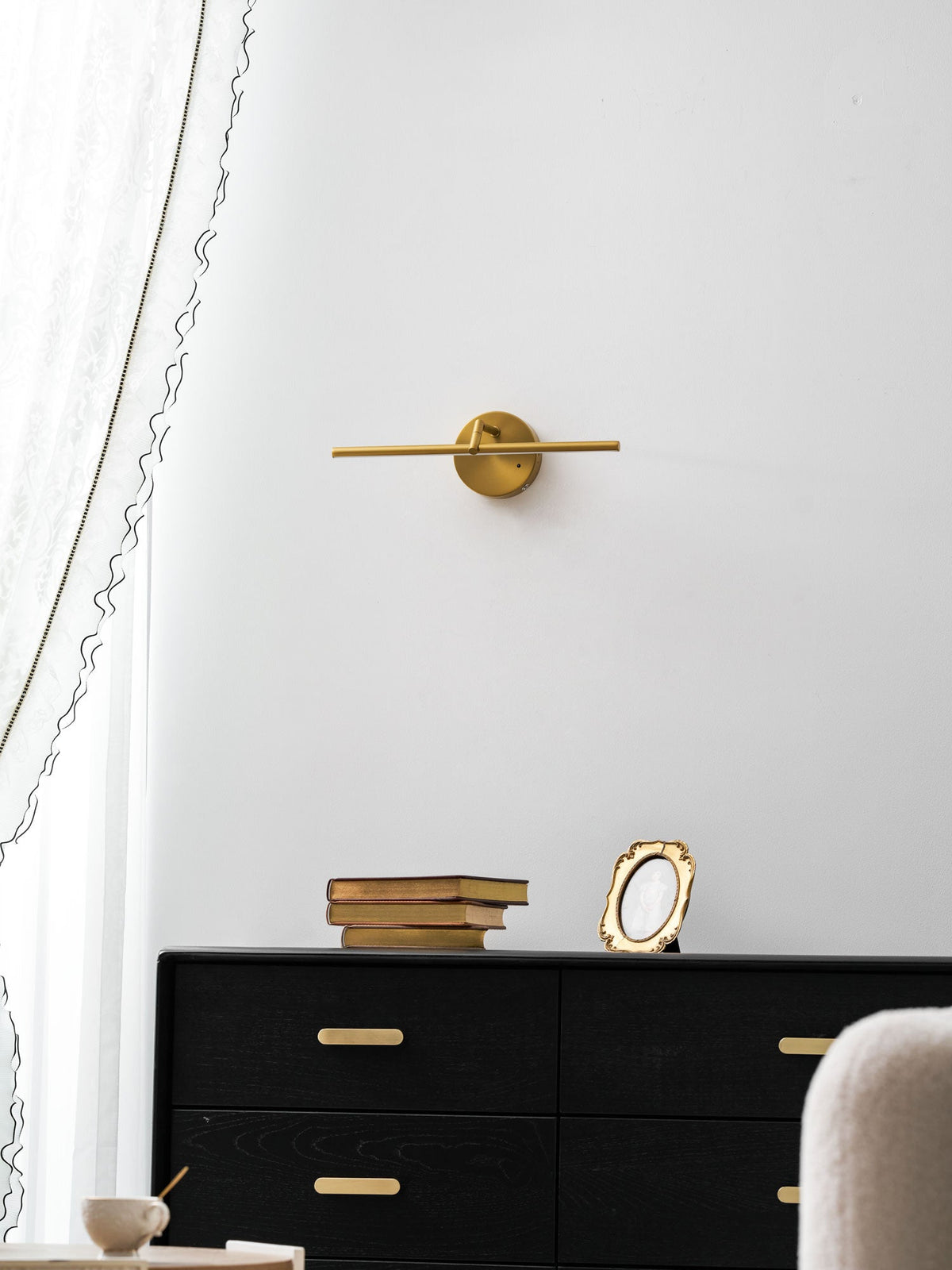 Galleria Slim Rechargeable Wall Light