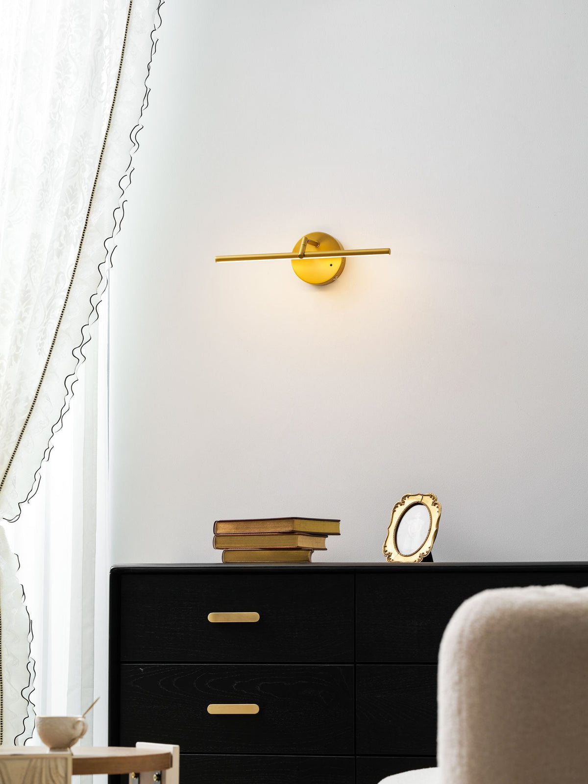 Galleria Slim Rechargeable Wall Light