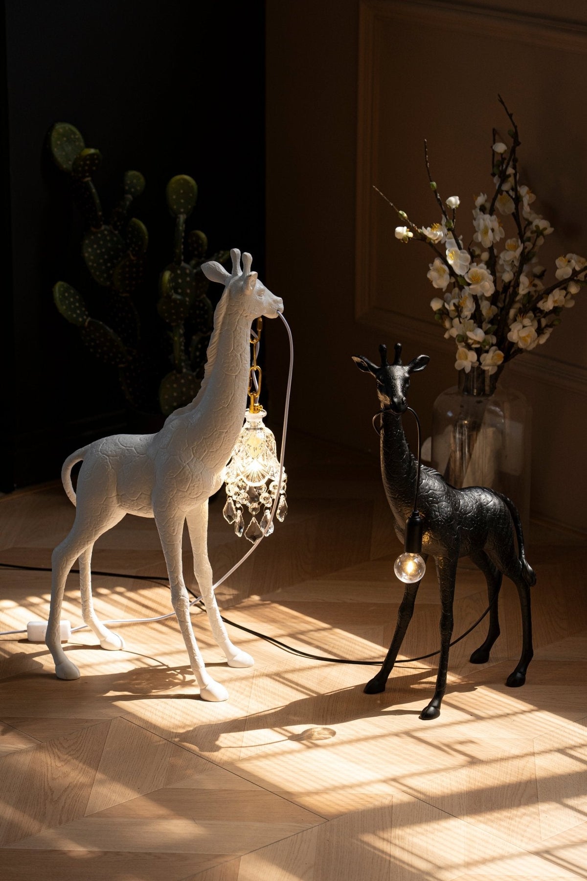 Giraffe Royale Sculpture Floor Lamp