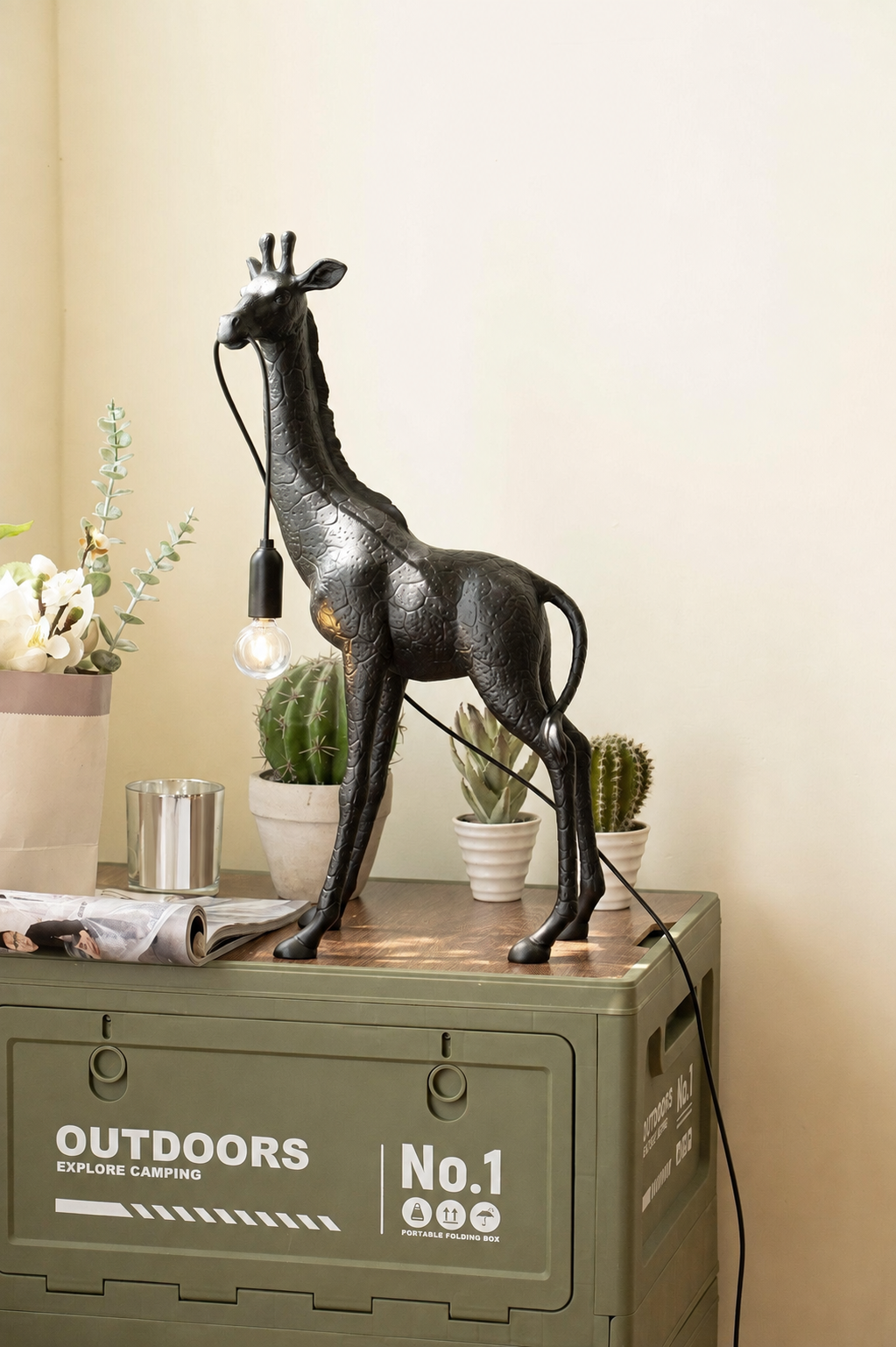 Giraffe Royale Sculpture Floor Lamp
