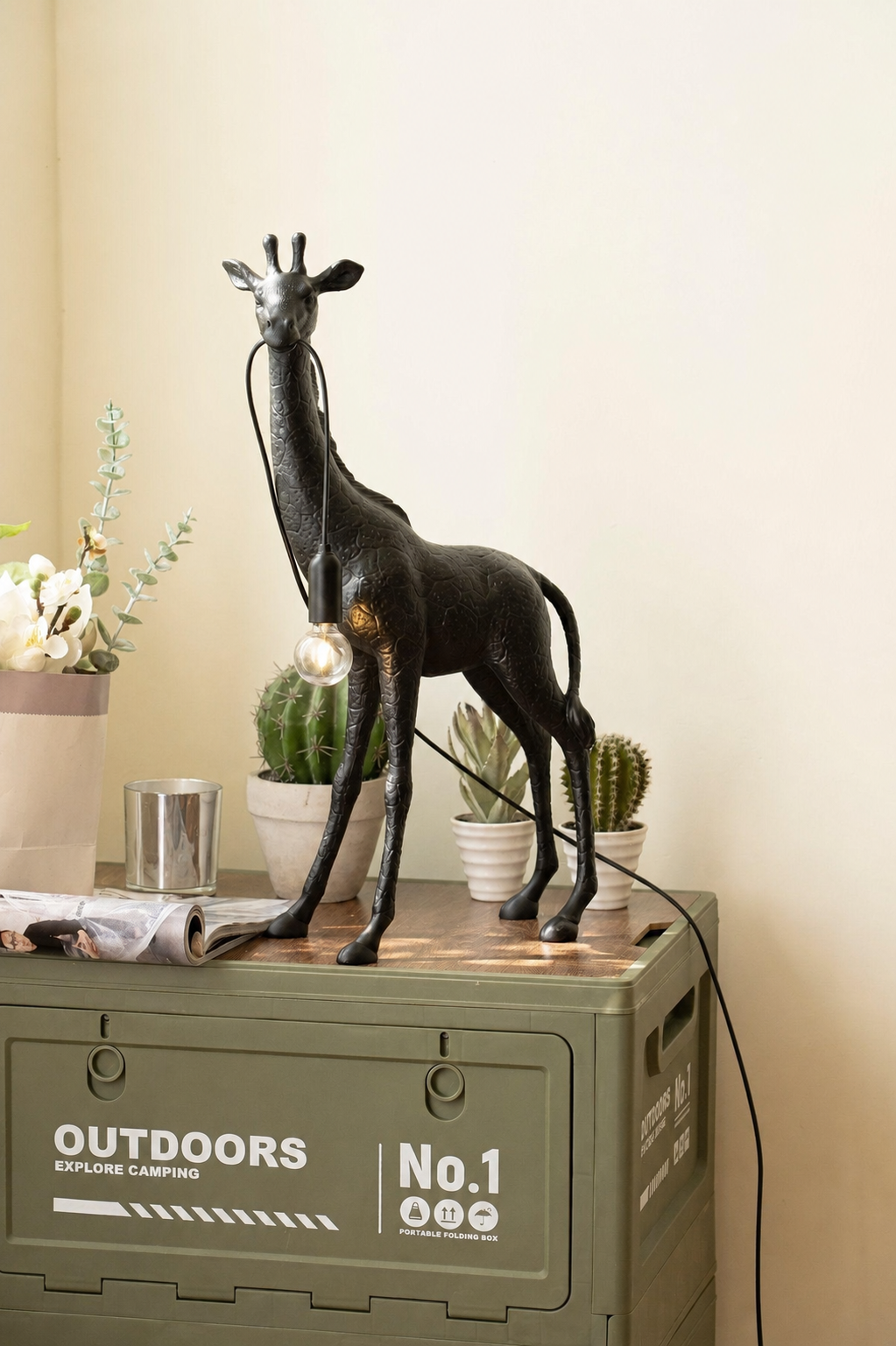 Giraffe Royale Sculpture Floor Lamp