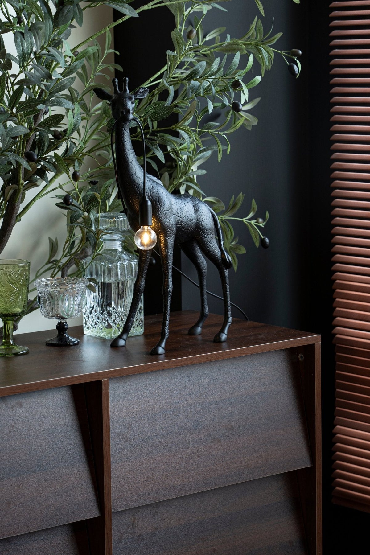 Giraffe Royale Sculpture Floor Lamp