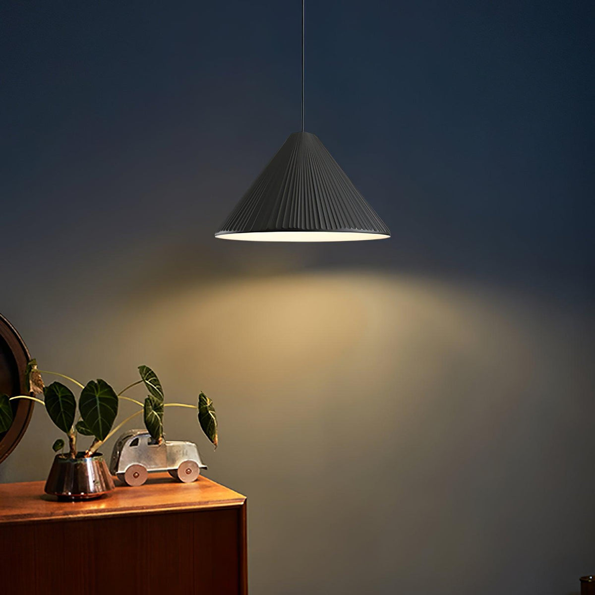 Hat Resin Pendant Lamp