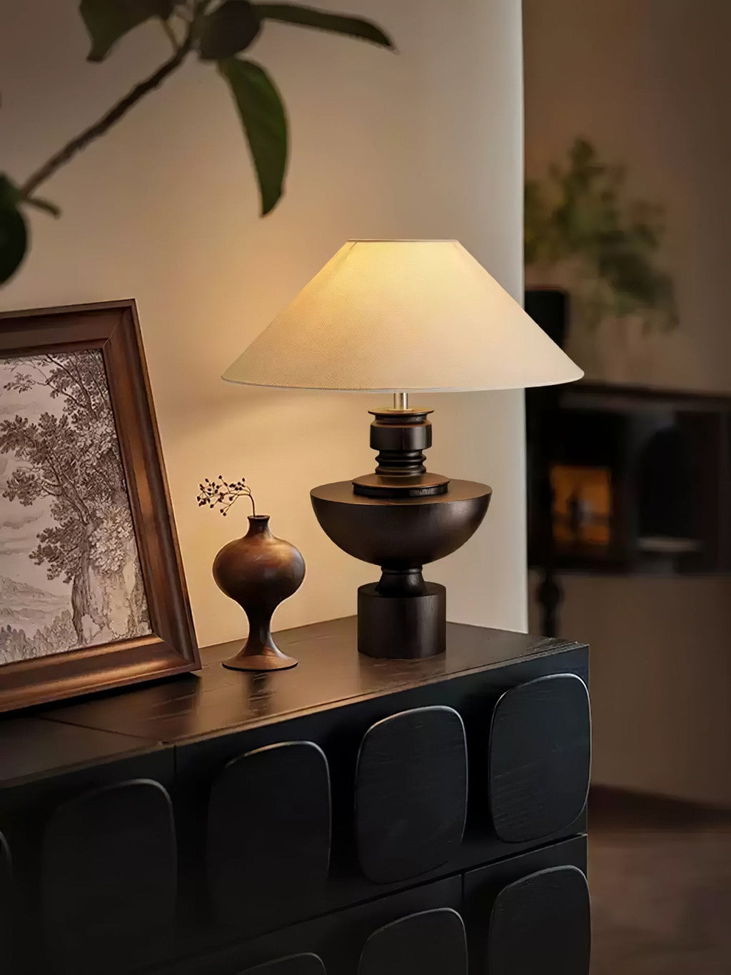 Helios Vase Table Lamp