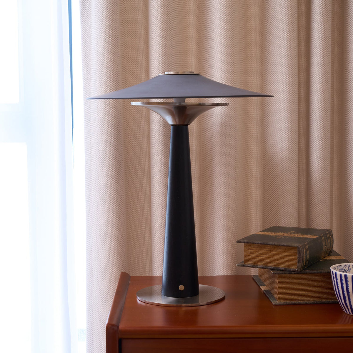 Kizu Peak Table Lamp
