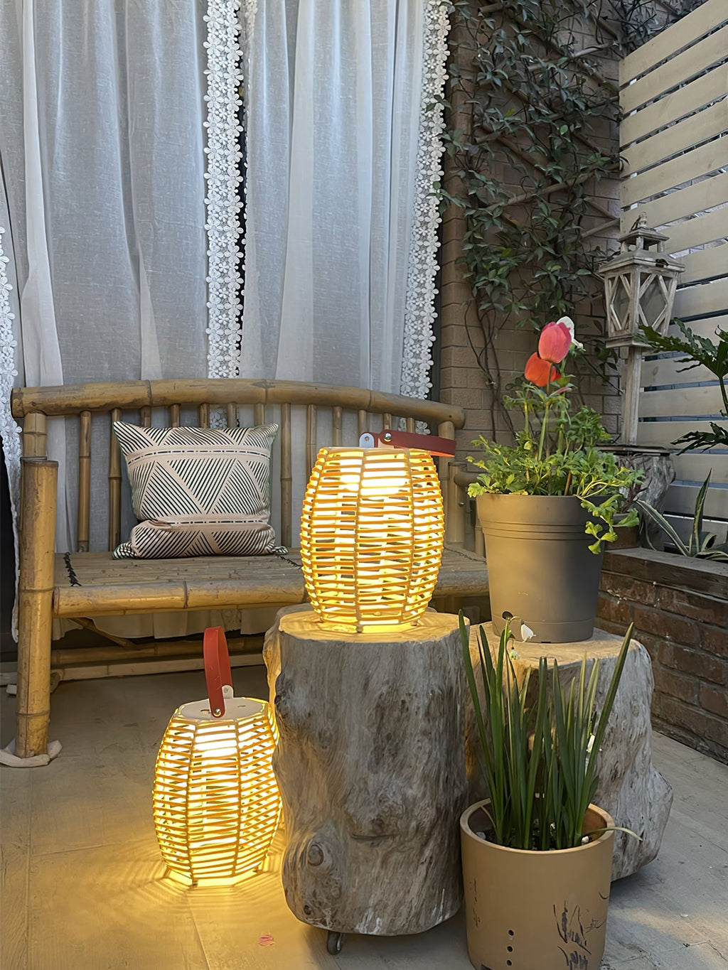 Lantern Built - in Battery Table Lamp