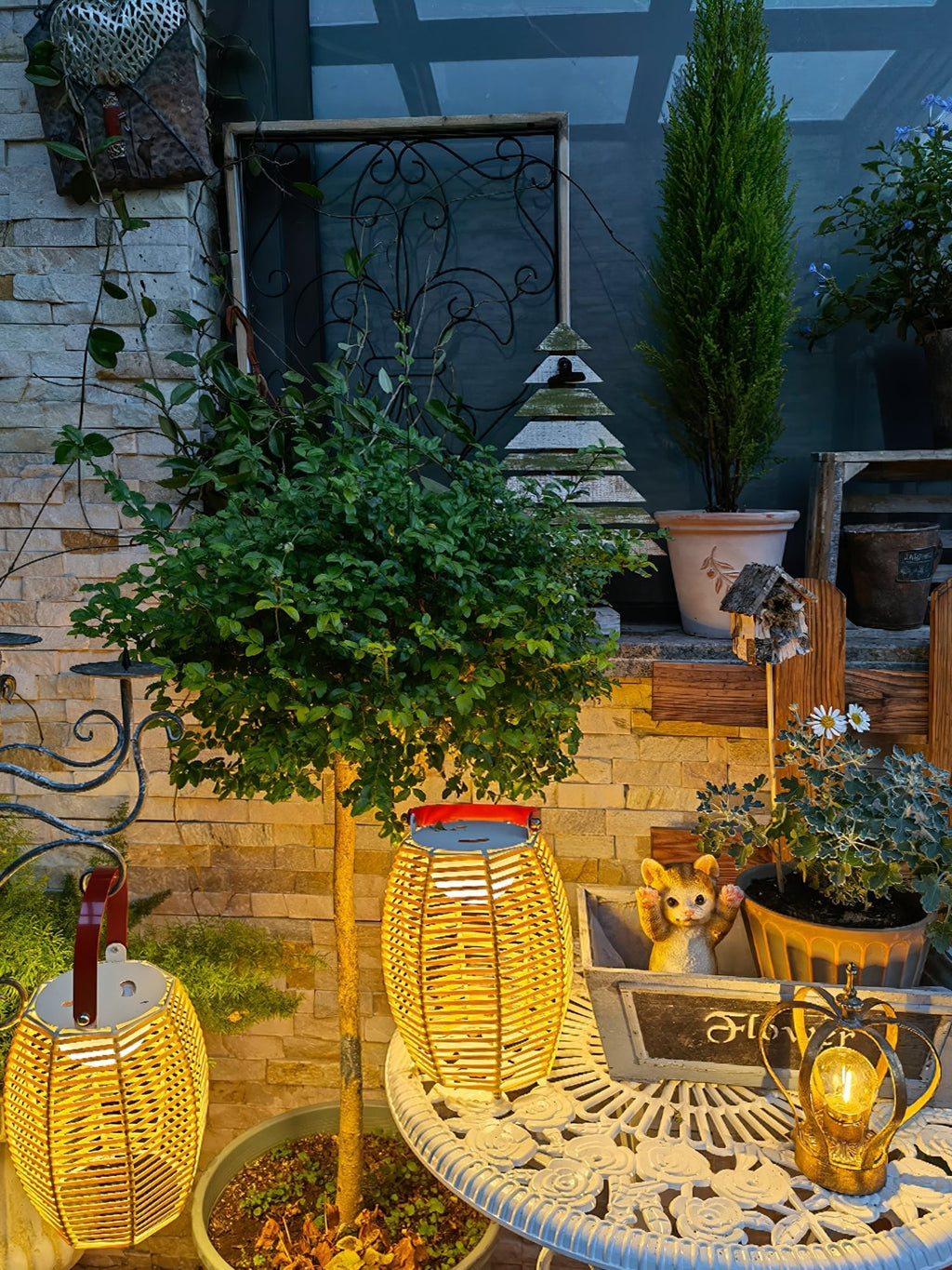 Lantern Built - in Battery Table Lamp