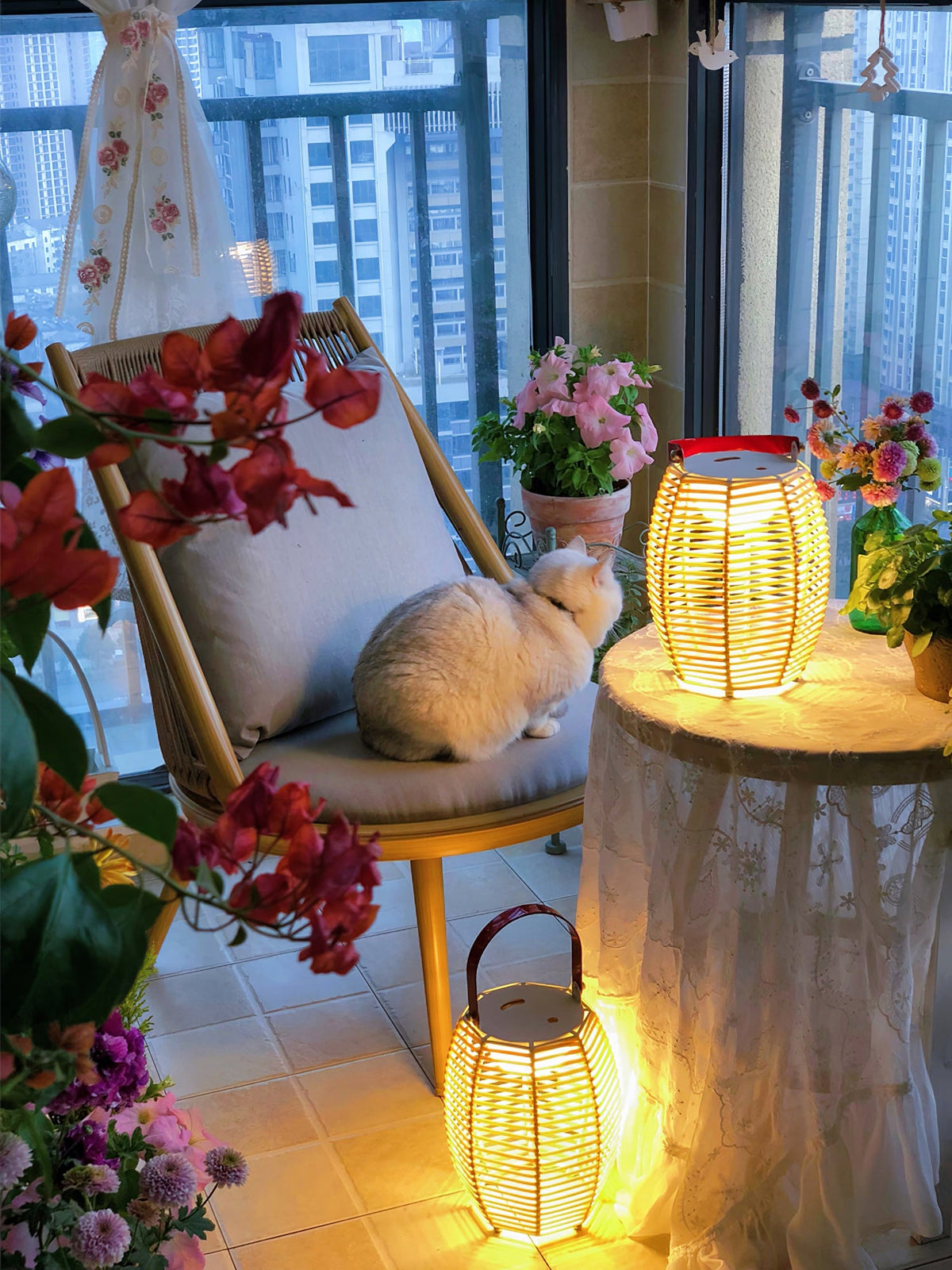 Lantern Built - in Battery Table Lamp