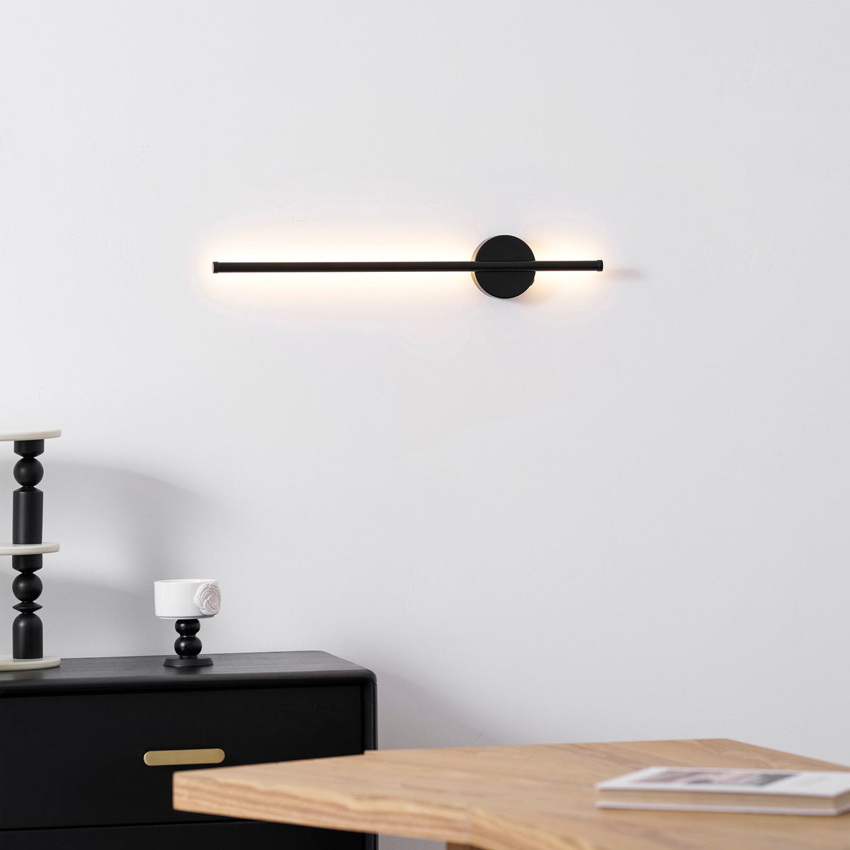 Linearo Rechargeable Wall Lamp