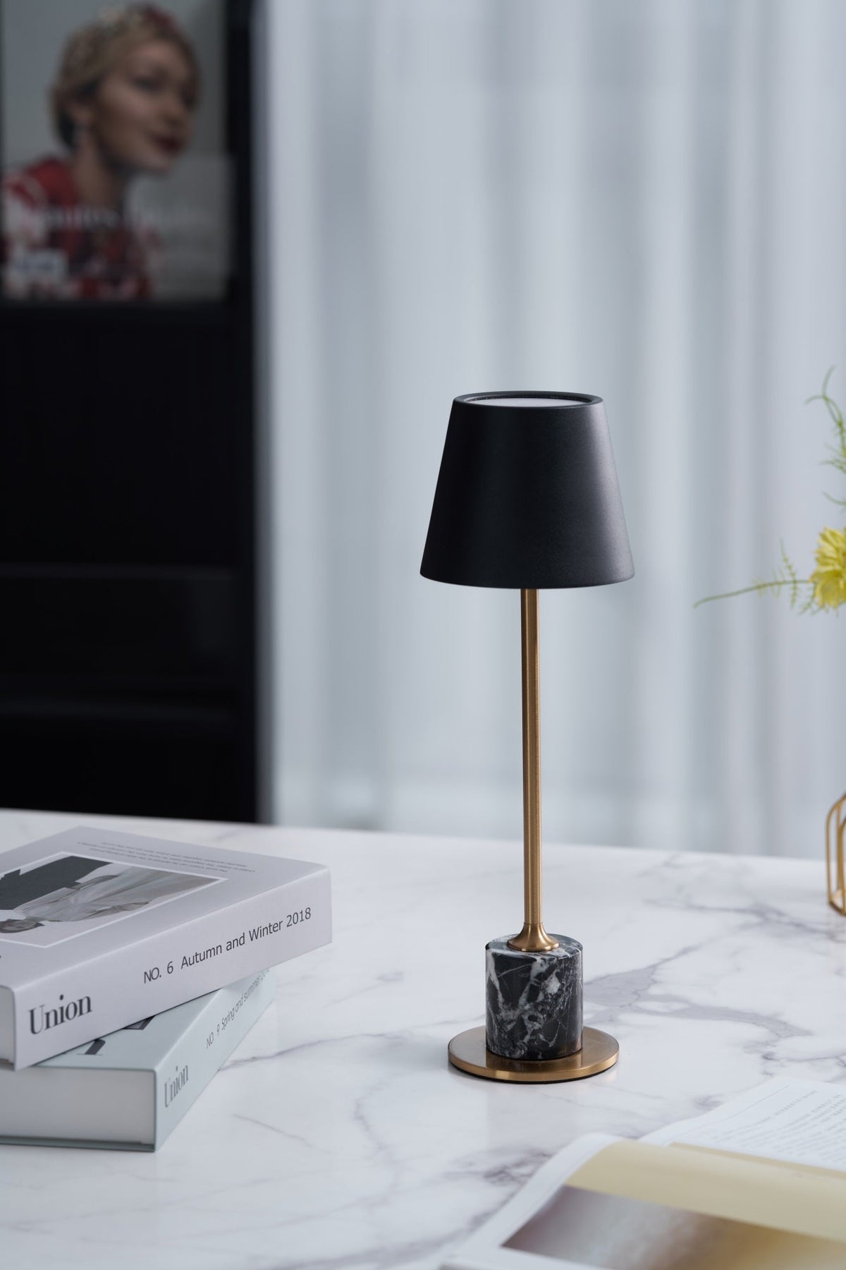 Lirio Mini Marble Table Lamp