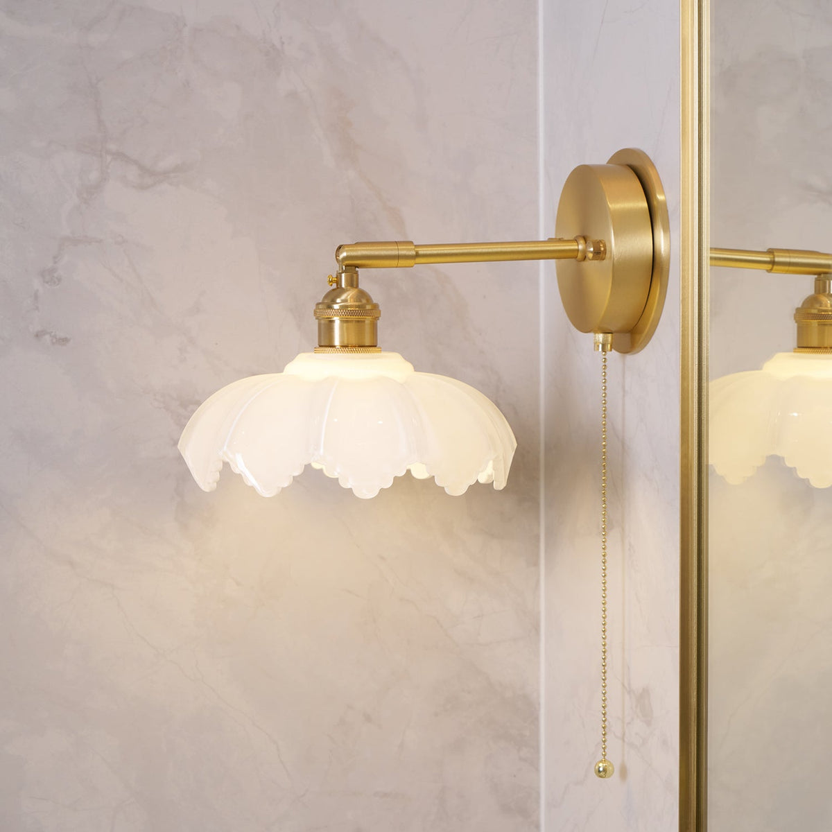 Lotus Rotatable Wall Lamp