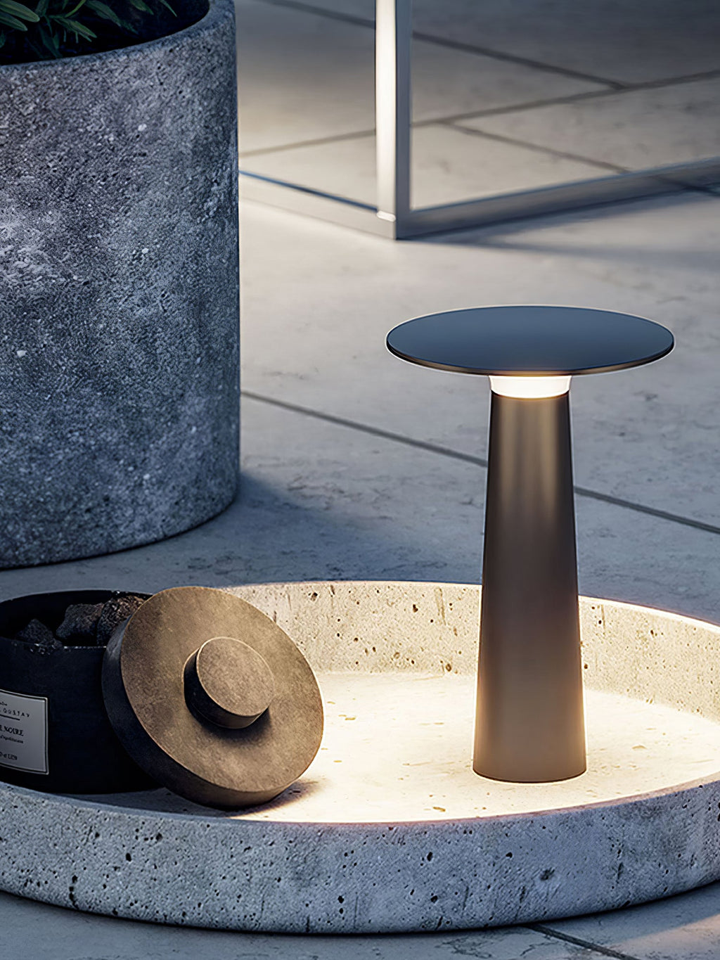 Luma Disk Outdoor Table Light