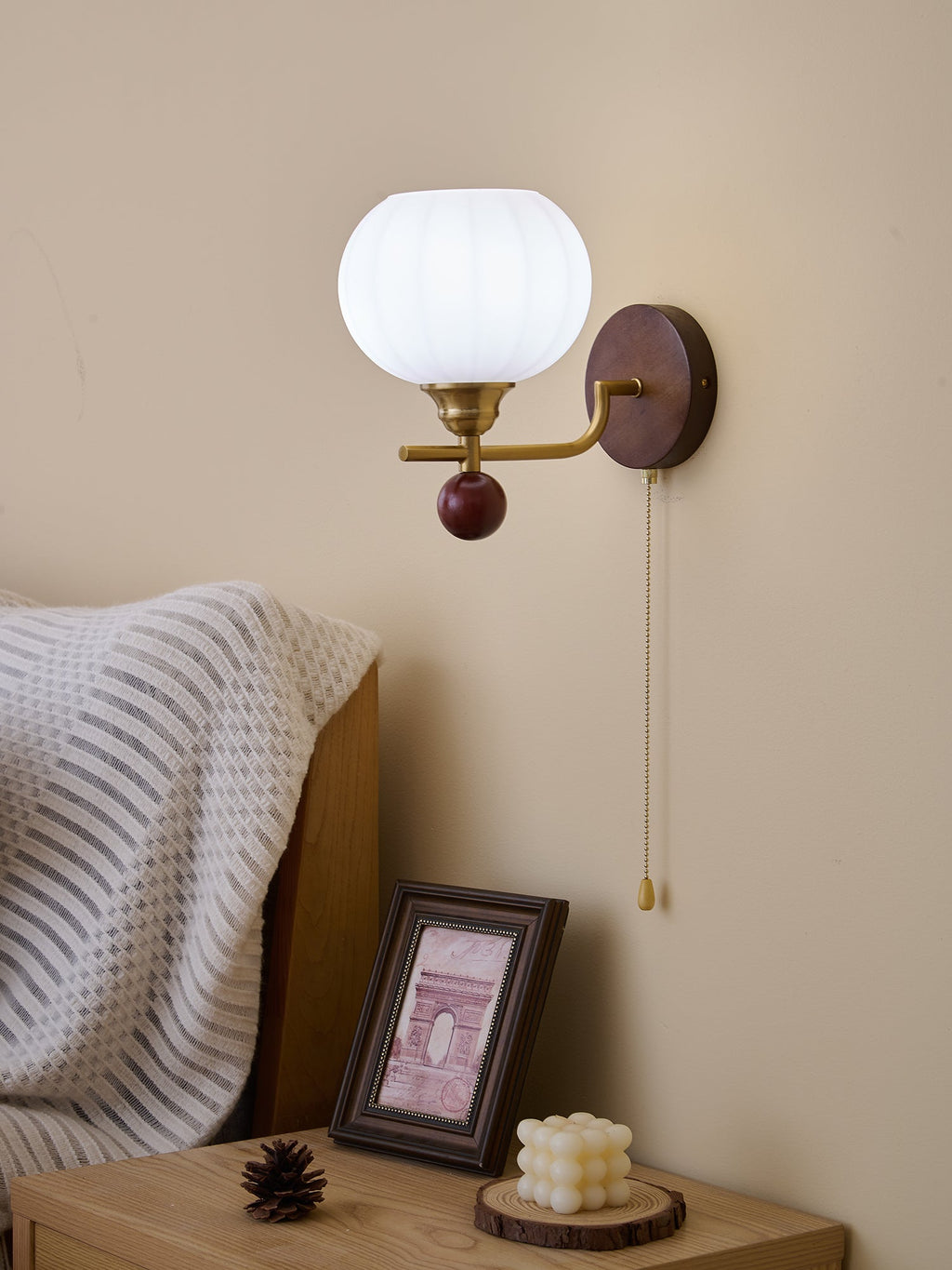 Lumea Crest Wall Lamp