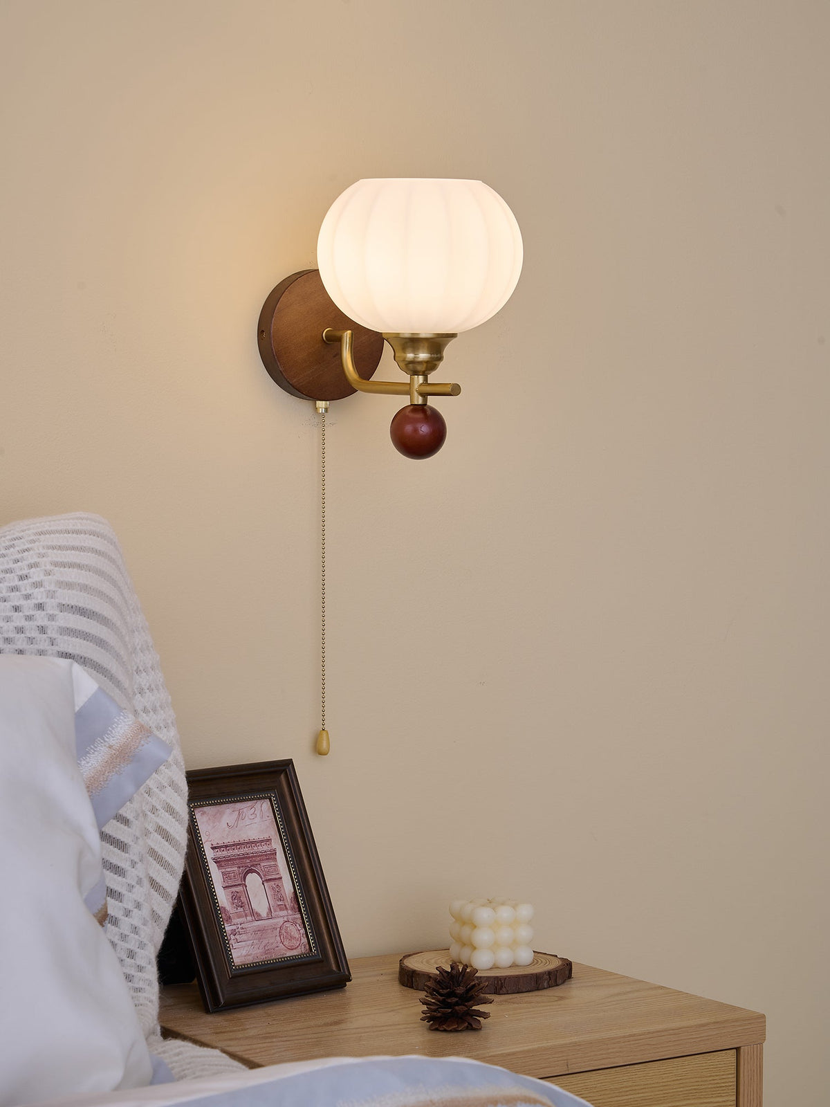 Lumea Crest Wall Lamp