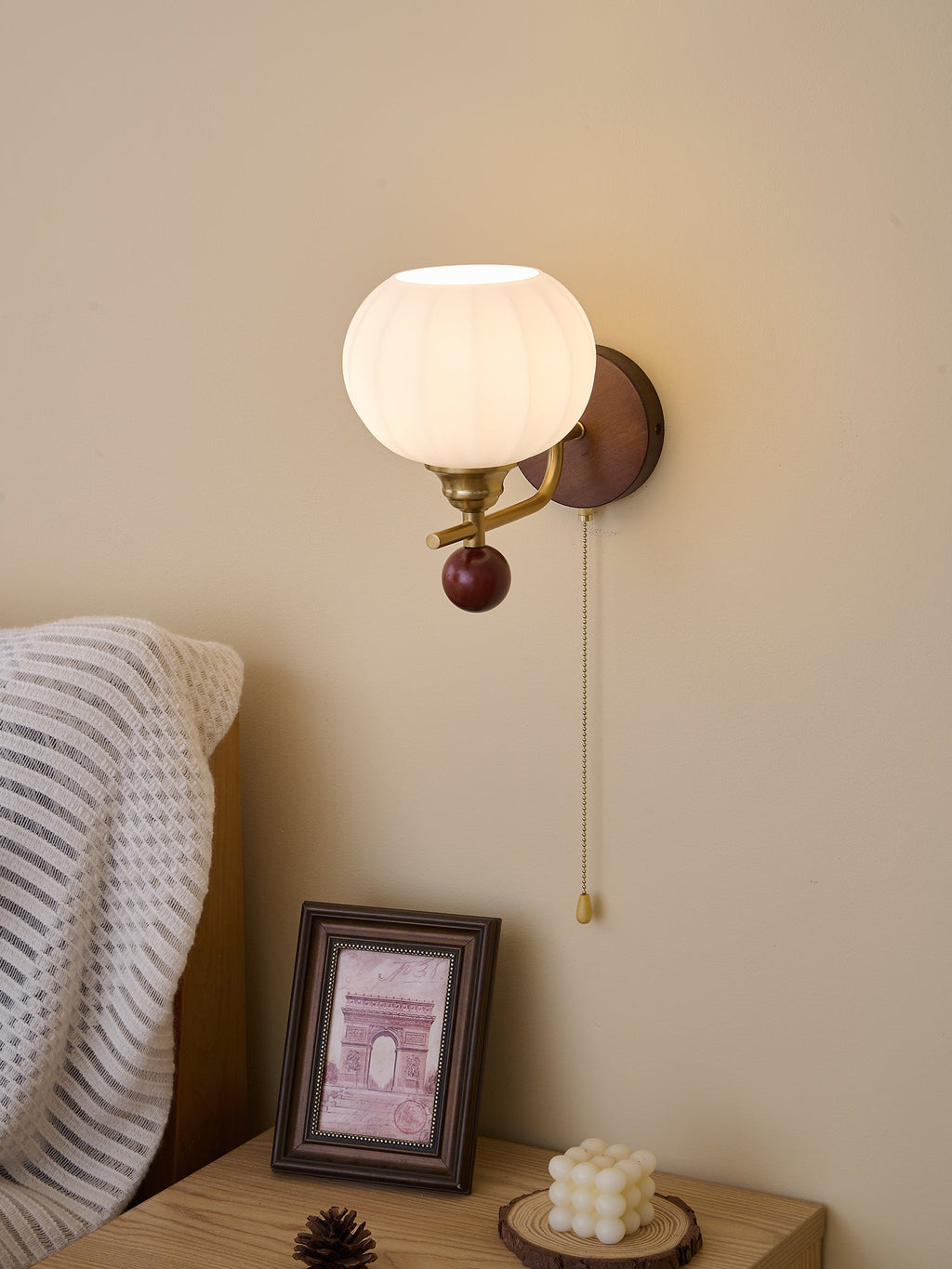 Lumea Crest Wall Lamp