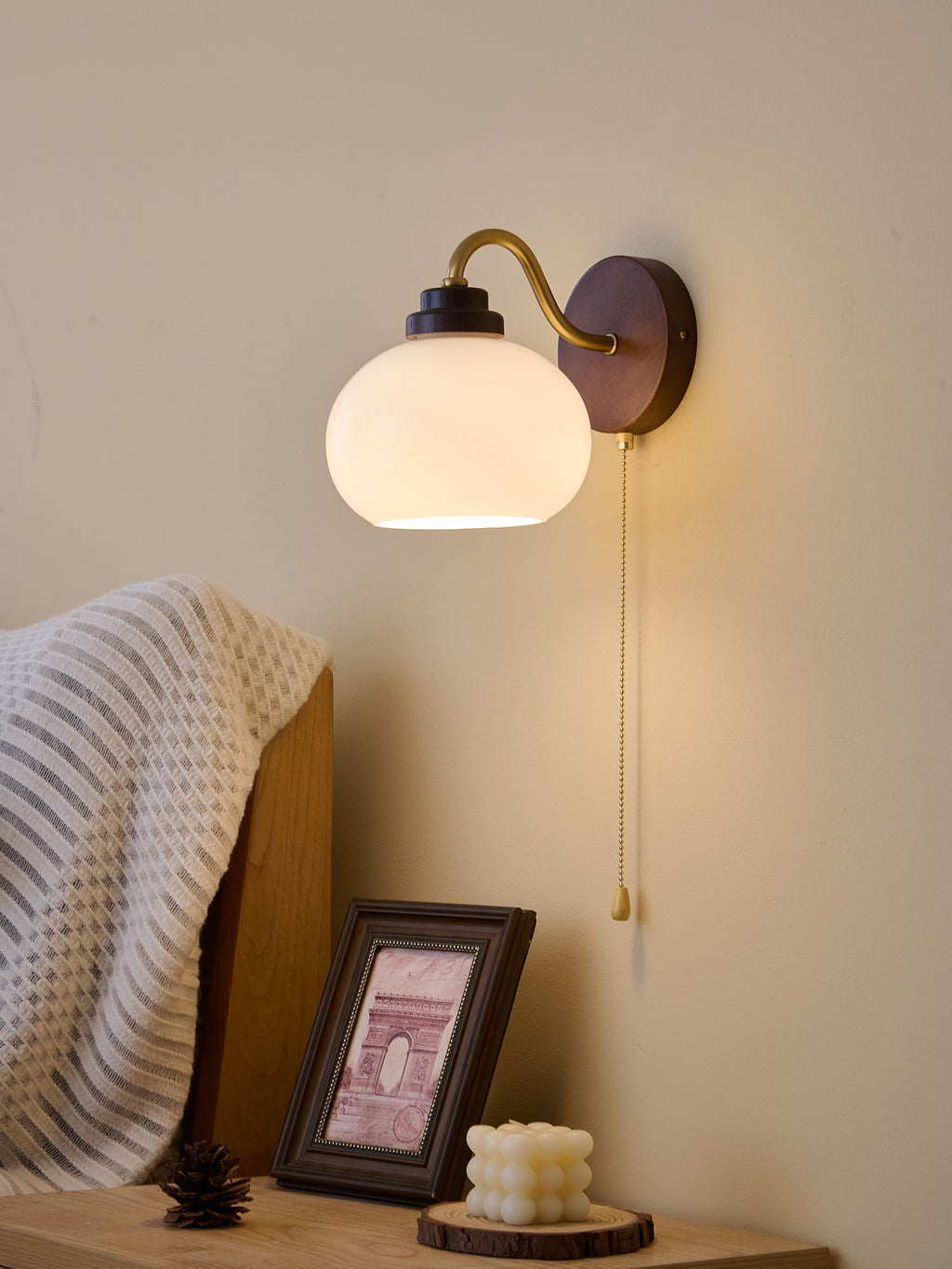 Lumea Crest Wall Lamp