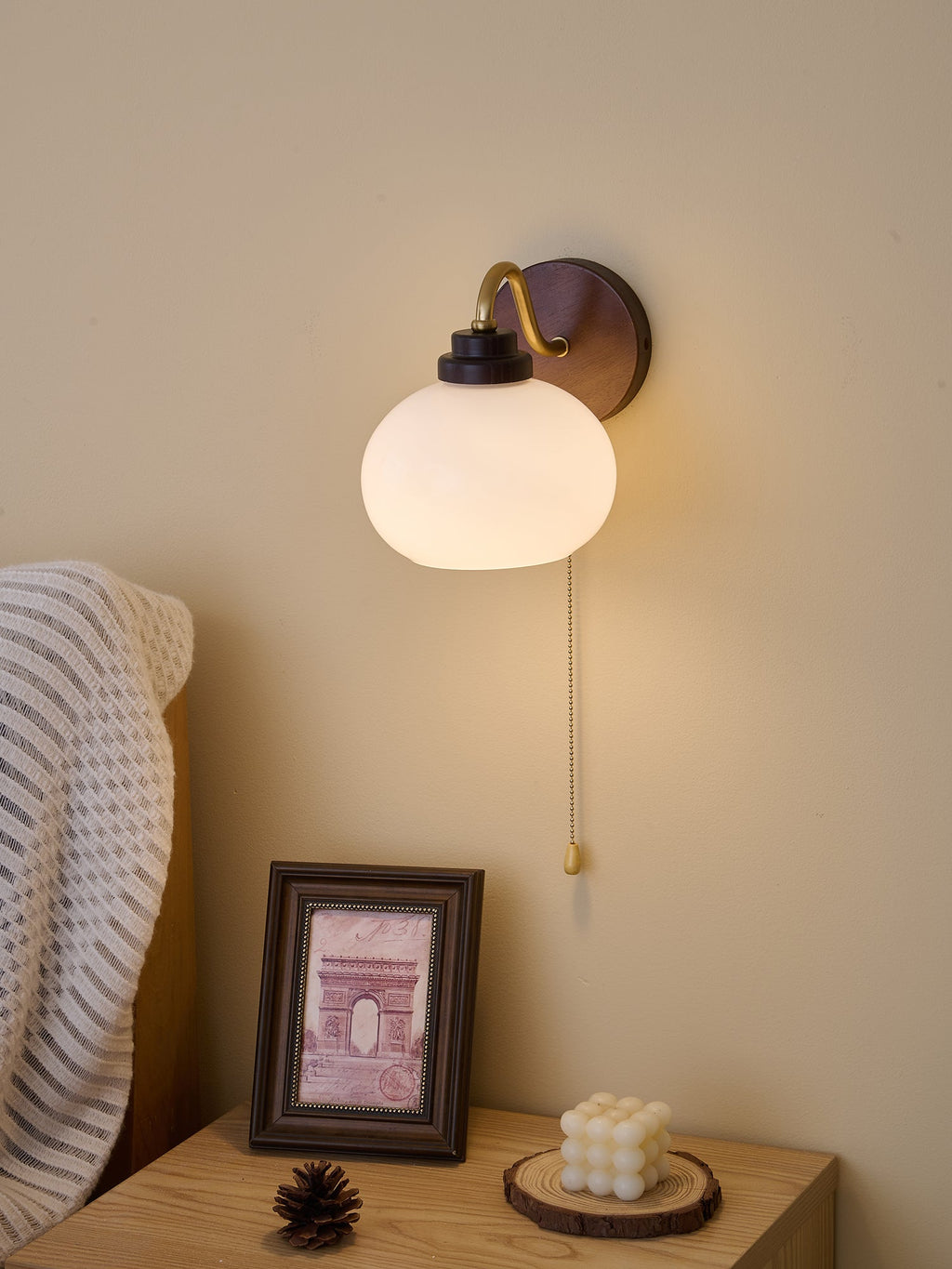 Lumea Crest Wall Lamp