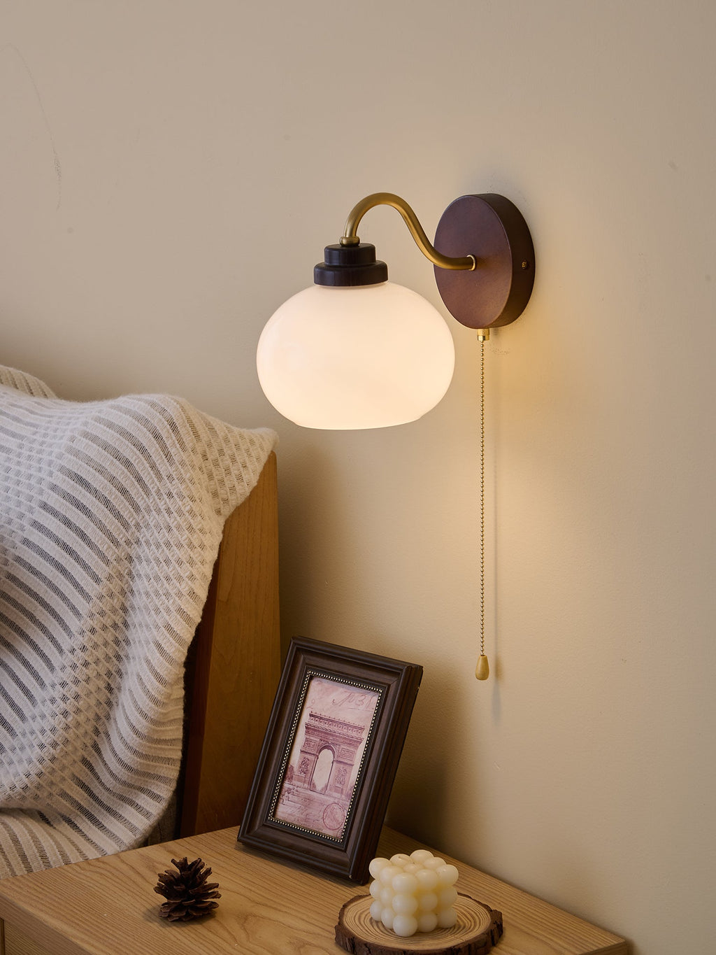 Lumea Crest Wall Lamp