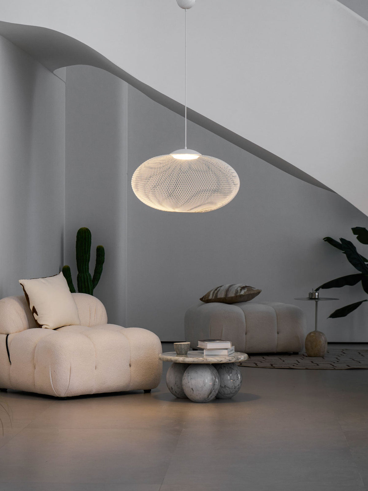 Metallic Meshwork Pendant Lamp
